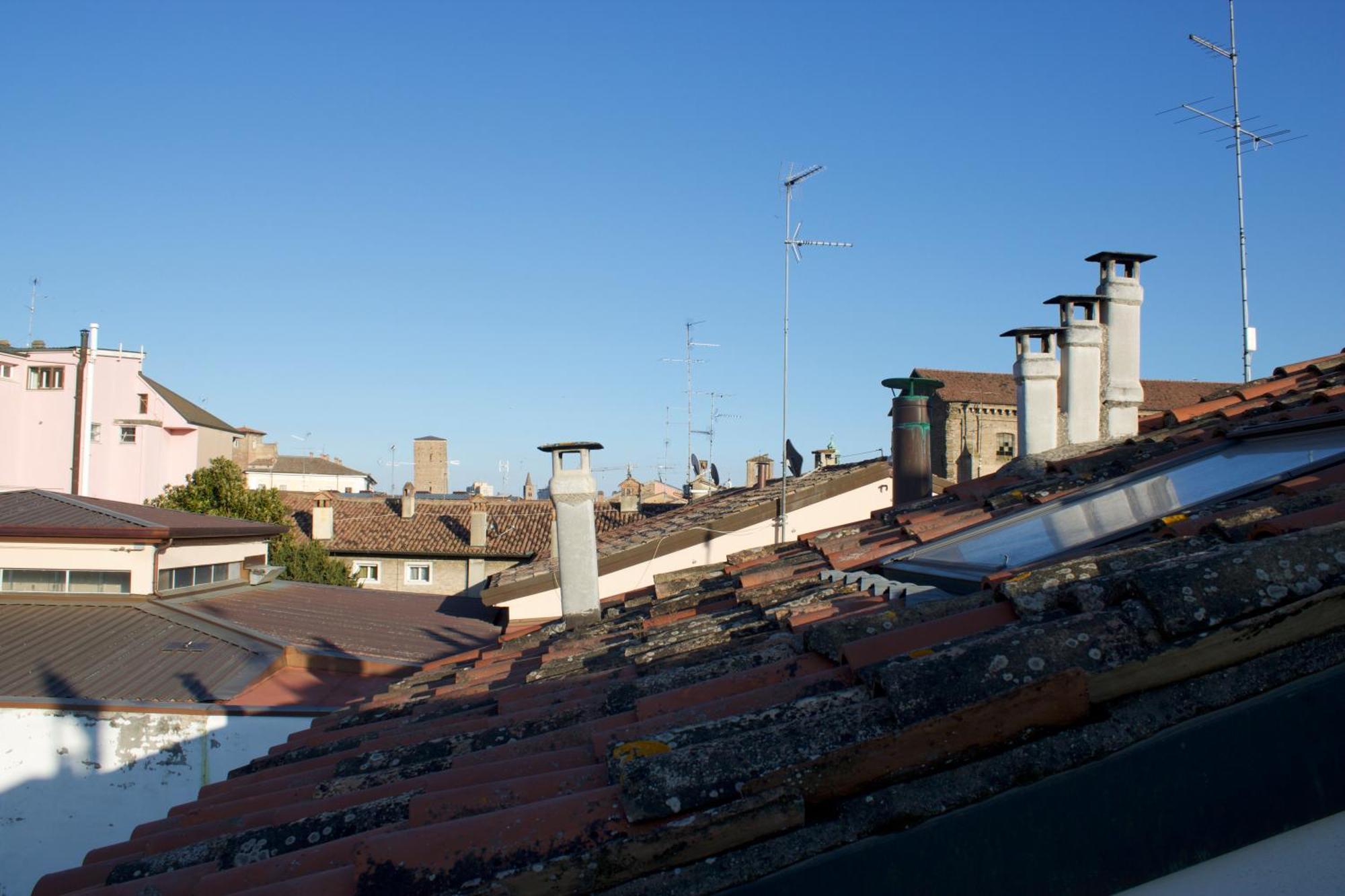 Corte Cavour. Una mansarda nel cuore della città Ravenna Exterior foto